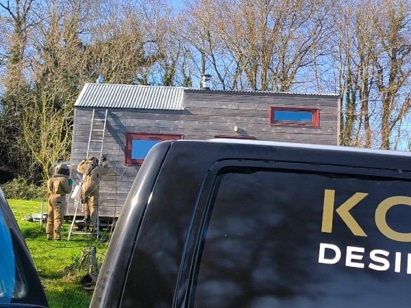 Intervention de destruction de nid de frelon en direct de Quimper